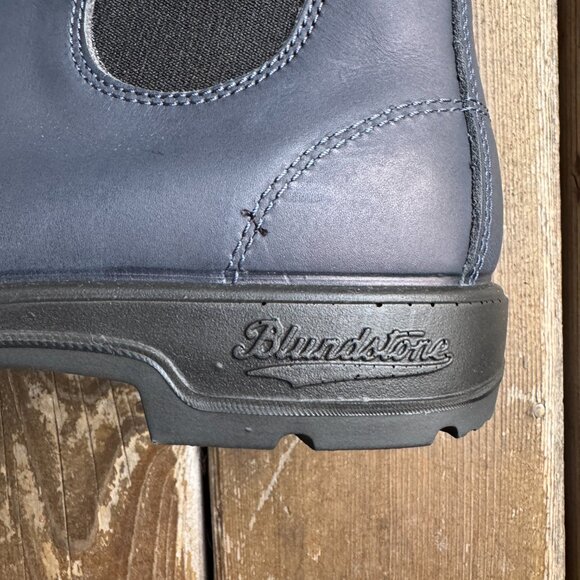 NWOT Blundstone Navy Blue Leather Chelsea Boots in Men's 9.5/Women's 11 - Picture 9 of 12